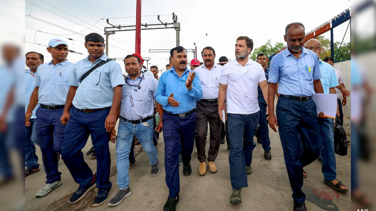 Railway Controversy: Rahul Gandhi’s Meeting with ‘Outsider’ Loco Pilots Explained. 